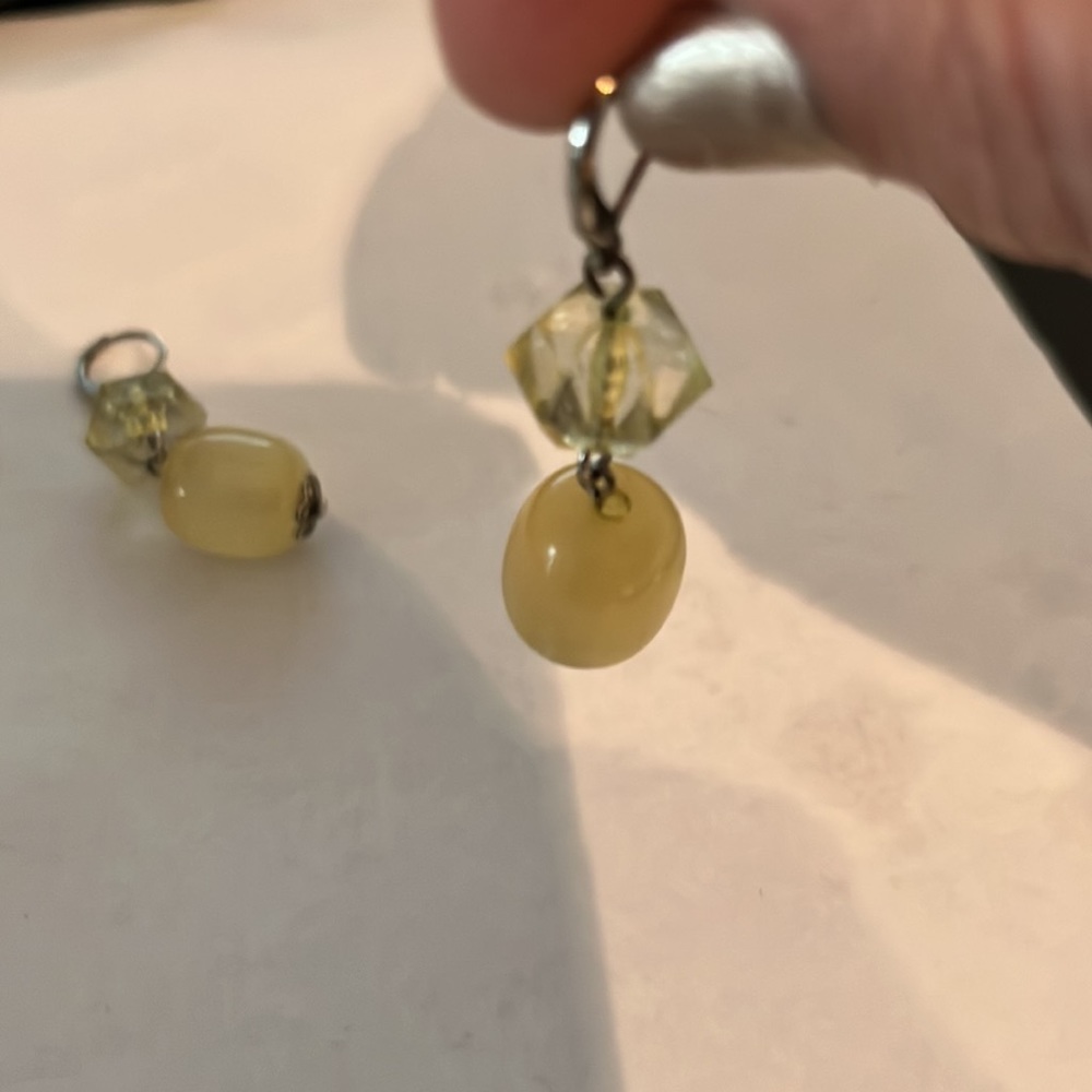 Earrings - Picture 2 of 4